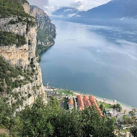 Antica Campione Rooms & Hostel كامبيوني ديل غاردا المظهر الخارجي الصورة