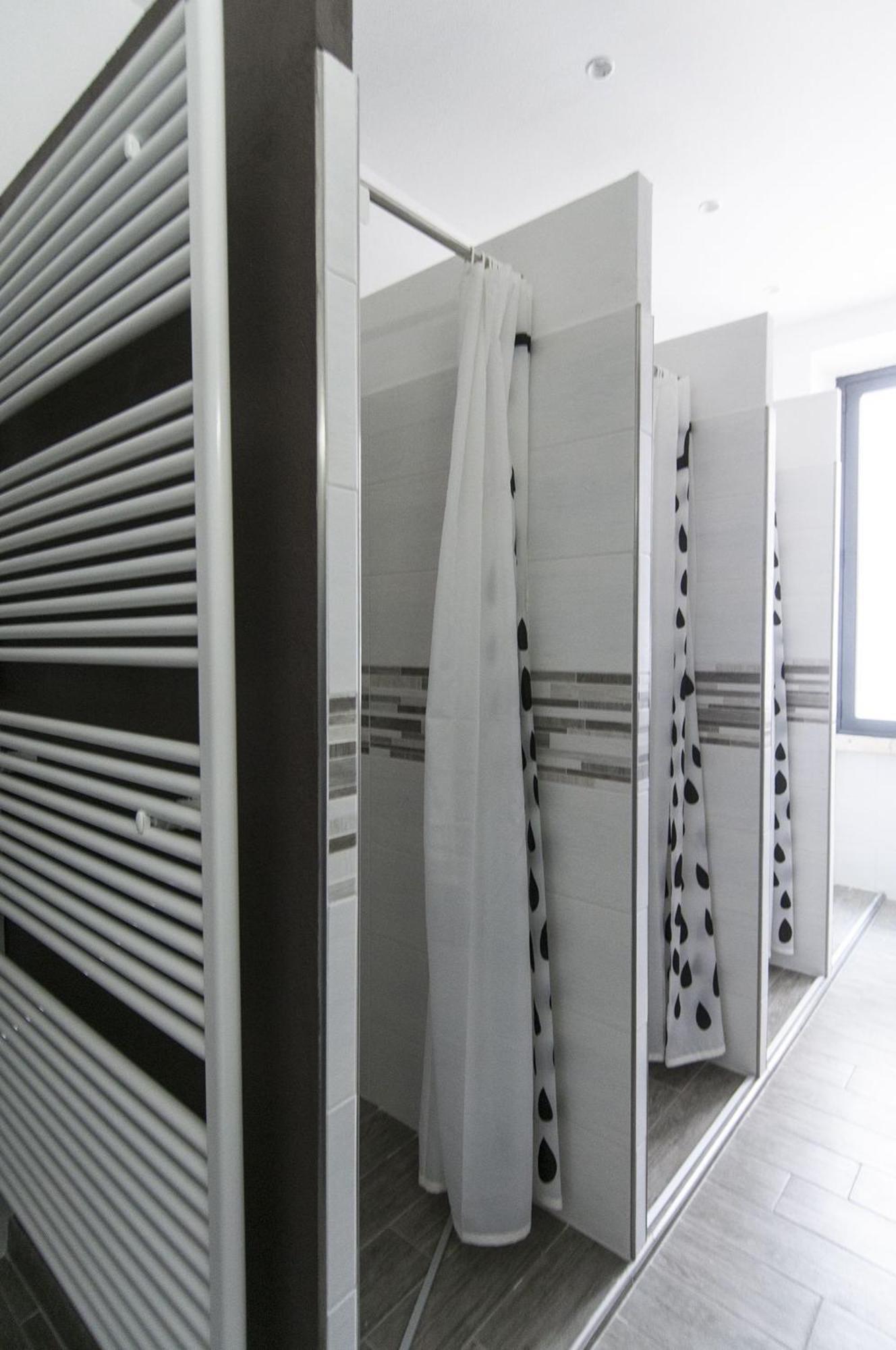 Antica Campione Rooms & Hostel كامبيوني ديل غاردا المظهر الخارجي الصورة